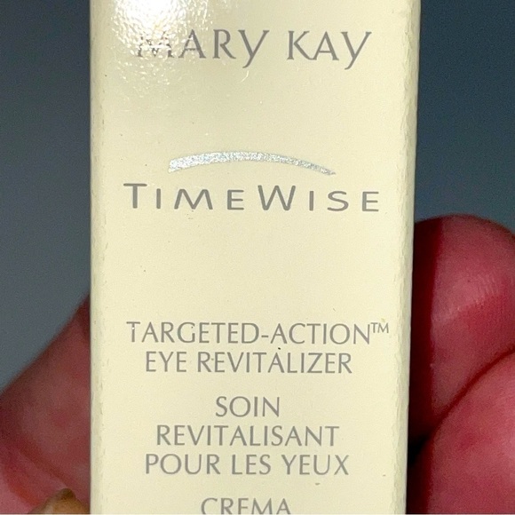 Mary Kay Targeted-Action Eye Revitalizer  Size: 0.34 oz. – New in Box - Picture 3 of 3